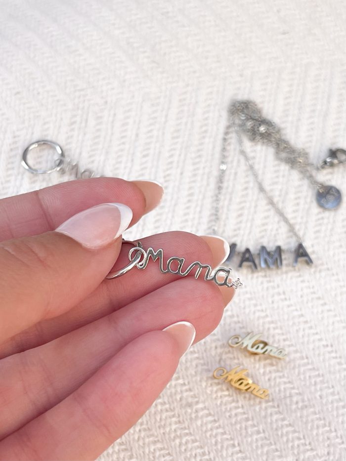 Pendientes con aro MAMA plateados