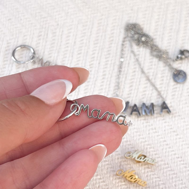 Pendientes con aro MAMA plateados